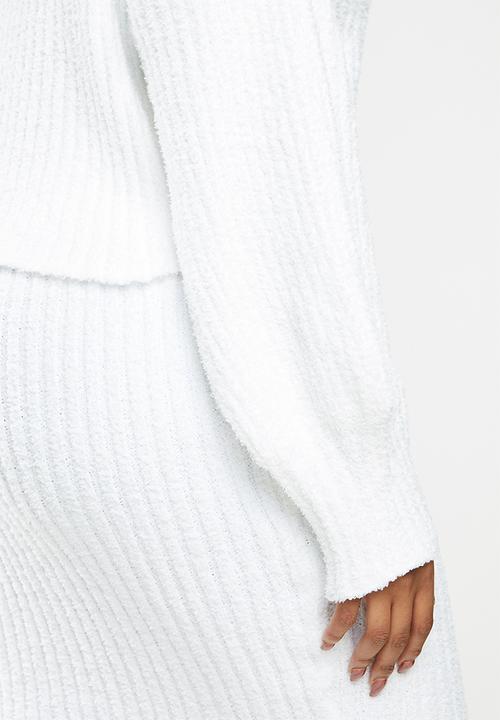 Missguided - Plus fluffy ribbed jumper co ord - white