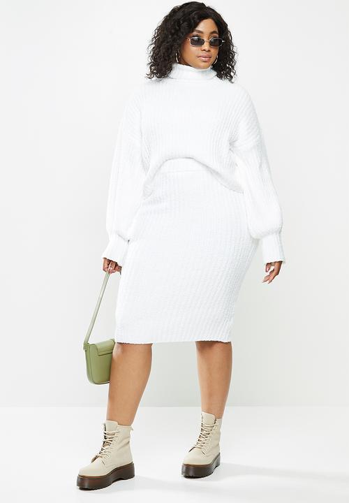 Missguided - Plus fluffy ribbed jumper co ord - white