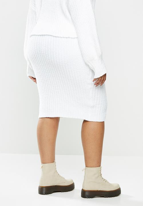 Missguided - Plus fluffy ribbed midi skirt co-ord -white