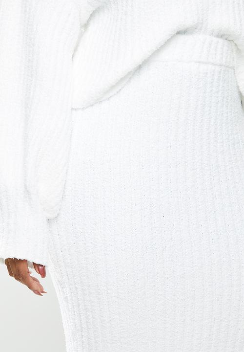 Missguided - Plus fluffy ribbed midi skirt co-ord -white