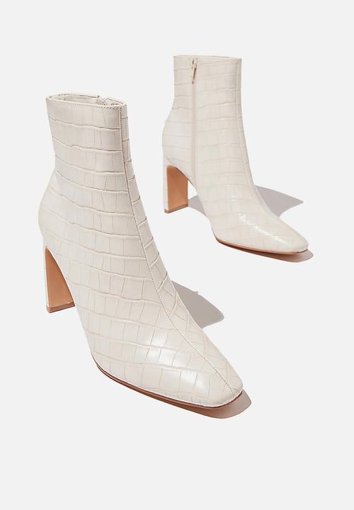 Cotton On - Ellie square toe heel boot - ecru