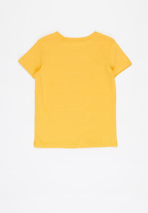 GUESS - Guess triangle tee - sunny yellow