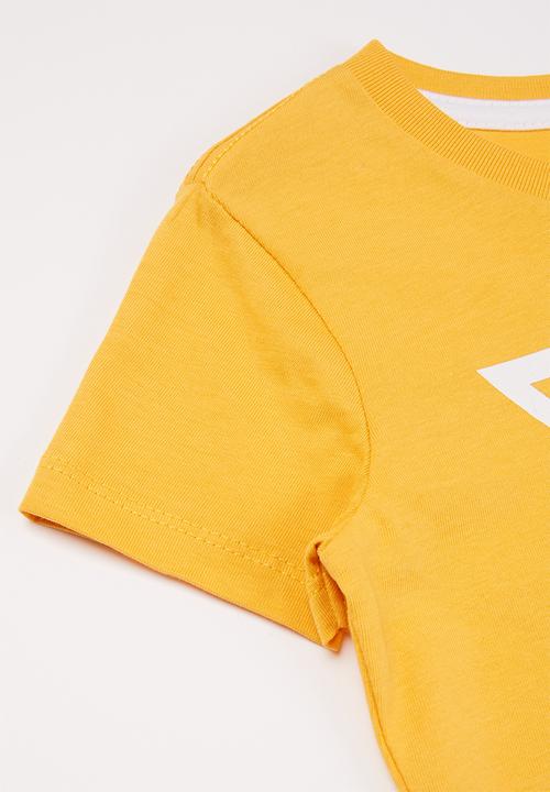 GUESS - Guess triangle tee - sunny yellow