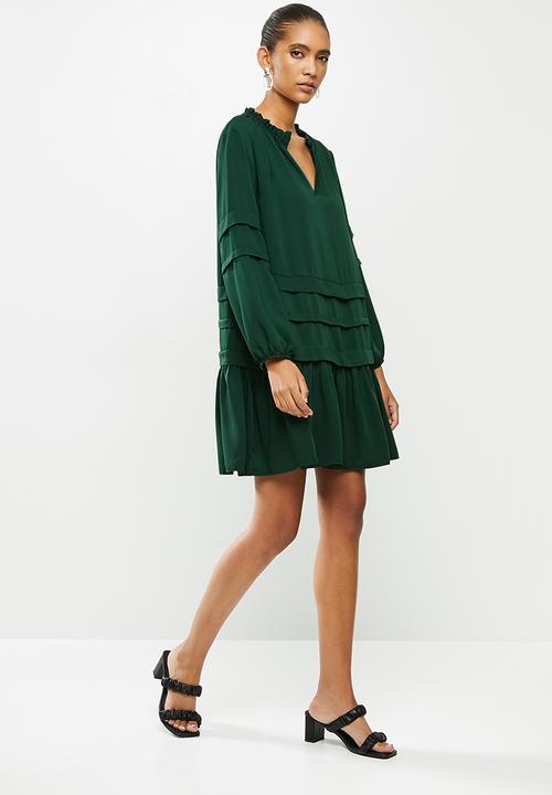 VELVET - Voluminous dropped waist mini dress with balloon sleeve - green 