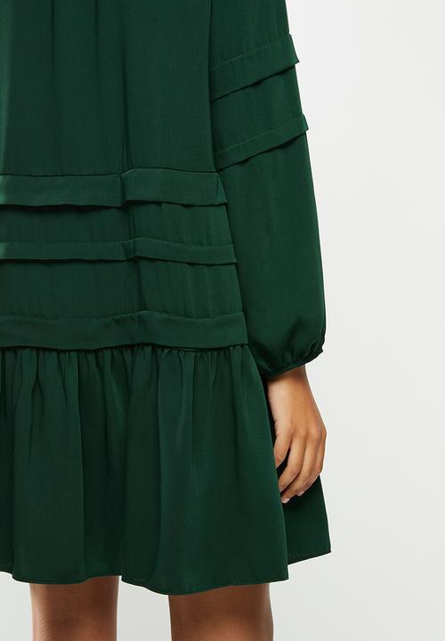 VELVET - Voluminous dropped waist mini dress with balloon sleeve - green 