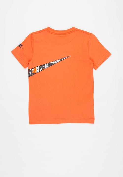 Nike - Lo-fi label wrap swoosh short sleeve tee - orange