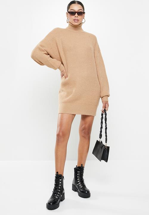 Missguided - Premium boyfriend roll neck dress - brown