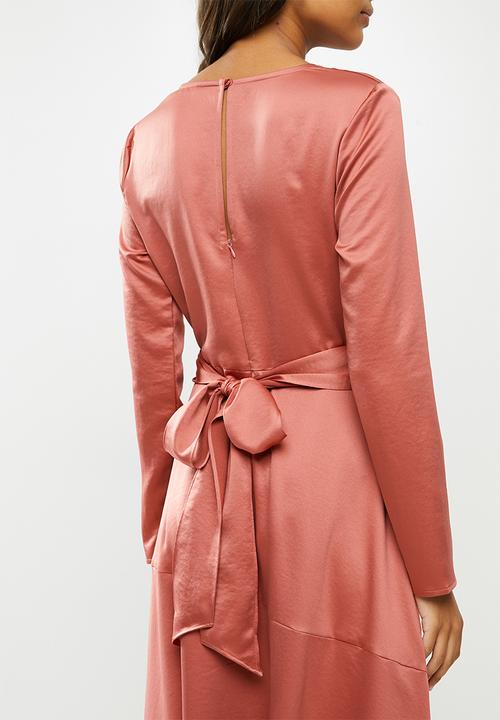 MILLA - Sueded satin wrap bodice midi dress - dusty pink 