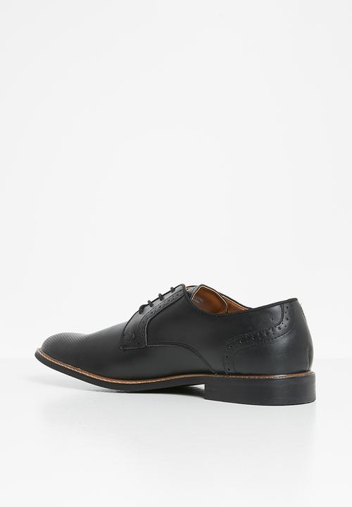 Call It Spring - Sacken - black