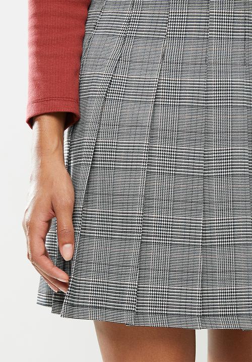 Blake - Check pleated mini skirt - black 