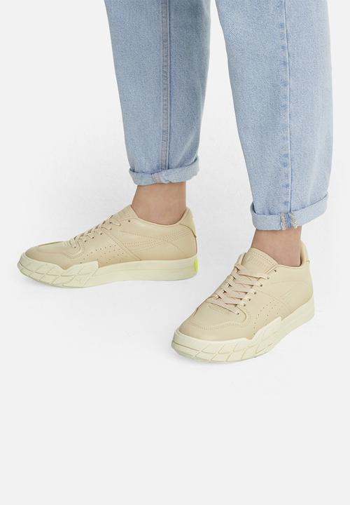 PUMA Select - Eris fantasy - shifting sand-whisper white