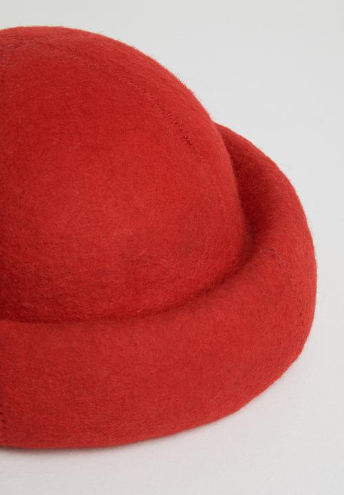Crystal Birch - Felt docker hat - red