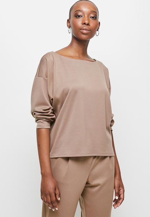 edit - Slashneck boxy tee - beige