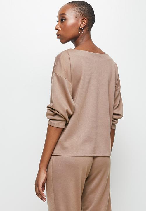 edit - Slashneck boxy tee - beige