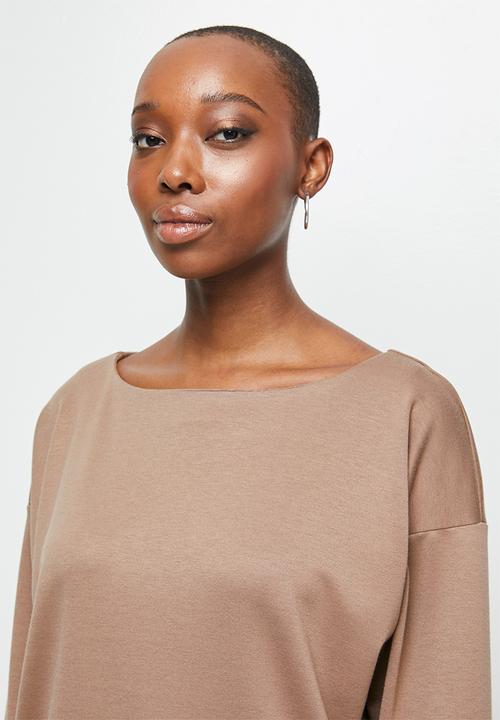 edit - Slashneck boxy tee - beige