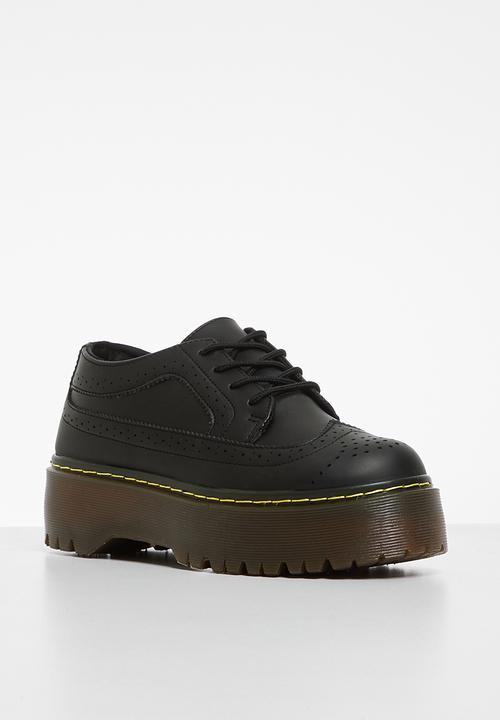 Superbalist - Siya brogue - black