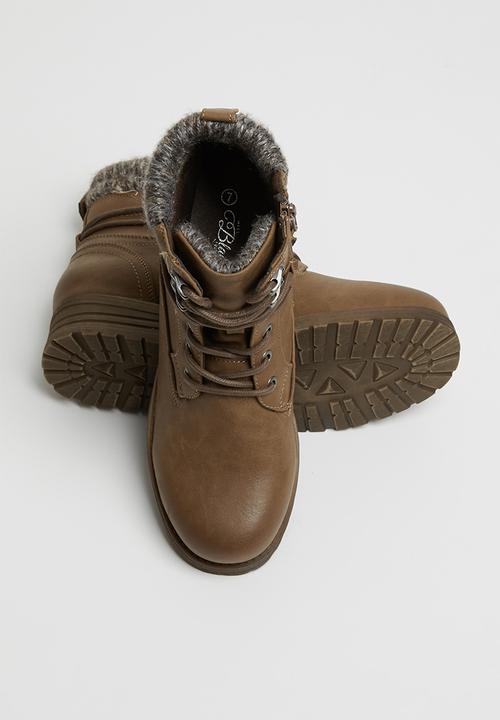 Miss Black - Jag 2 hiking boot - tan