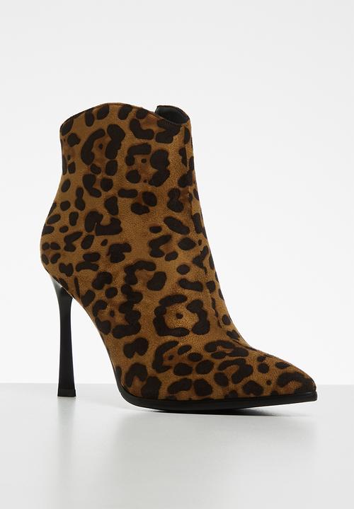 SISSY BOY - The animal in you ankle boot - brown & black