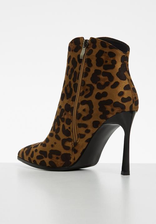 SISSY BOY - The animal in you ankle boot - brown & black