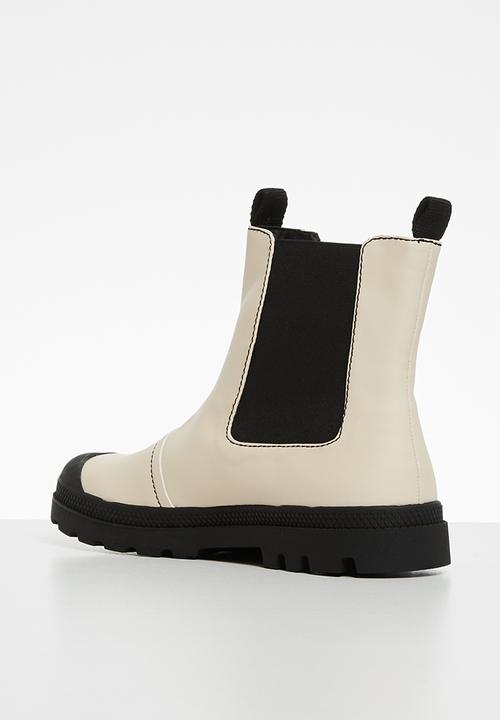Cotton On - Astrid combat lug sole gusset boot - beige