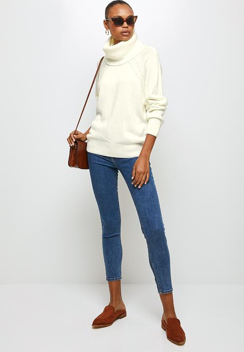 edit - Cabled raglan slouchy jumper - white