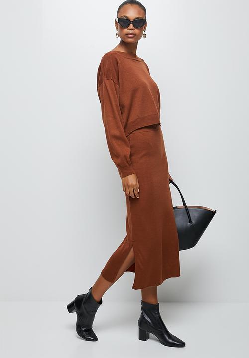 edit - Slash neck jumper - tobacco