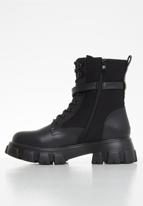 Plum - Skylar chunky ankle boot with removable pouch - black