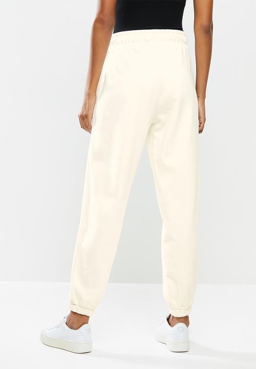 PUMA - Classic relaxed jogger - off white