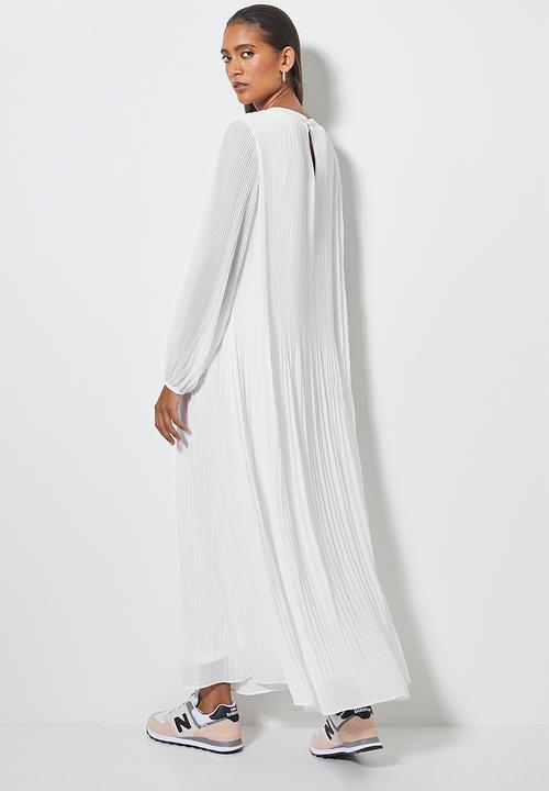 Superbalist - The ultimate pleated maxi dress - white