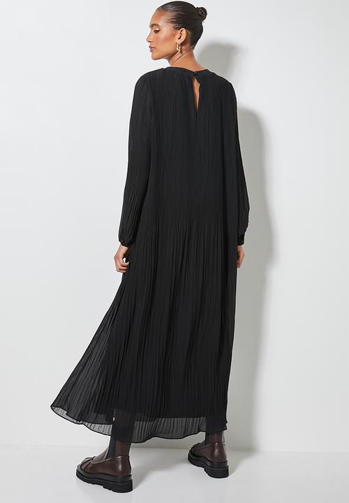 Superbalist - The ultimate pleated maxi dress - black