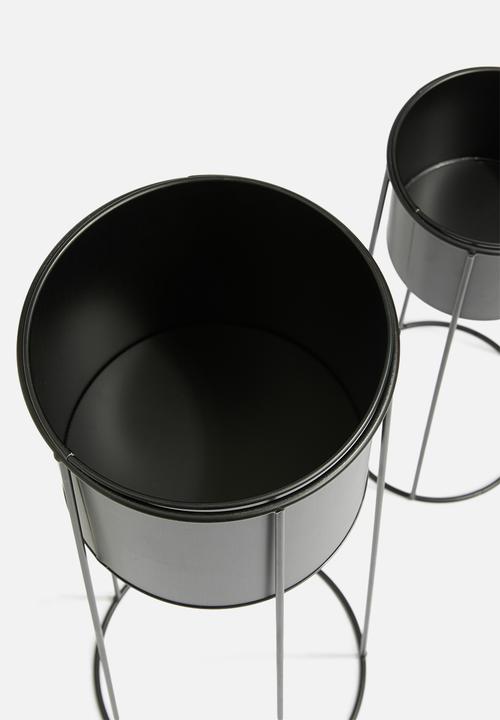 H&S - 2-tier standing planter set - black