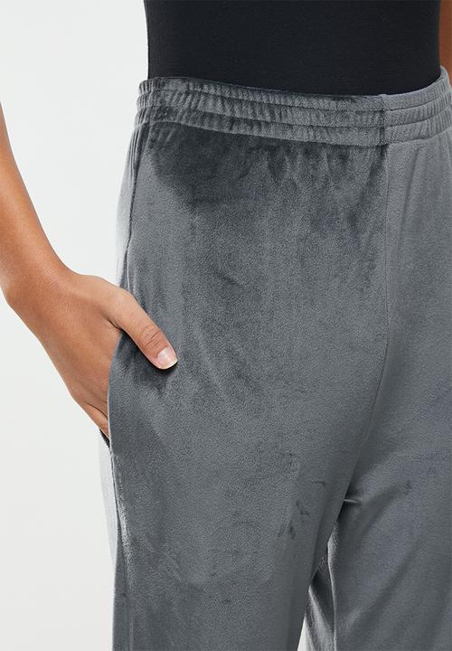 VELVET - Plush velvet high rise track pant - grey