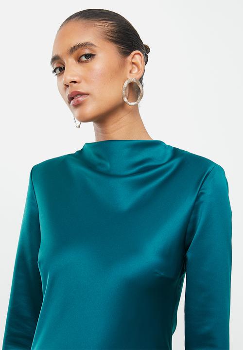 VELVET - Long sleeve satin slip midi dress with shoulder pads - blue