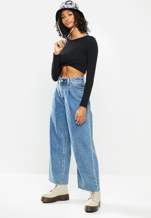Blake - Soft touch wrap crop top - black