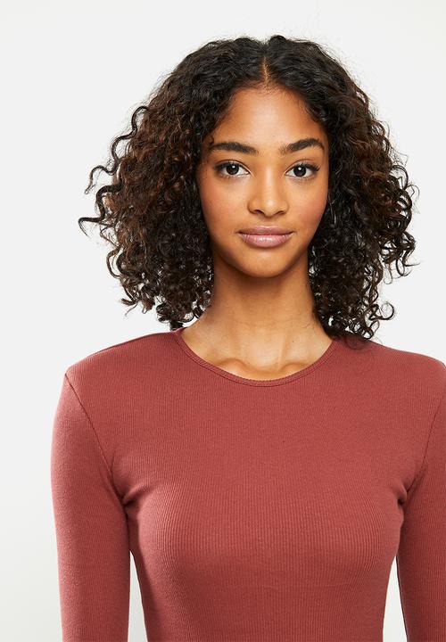 Blake - Bodycon mini dress with shoulder pads - brick