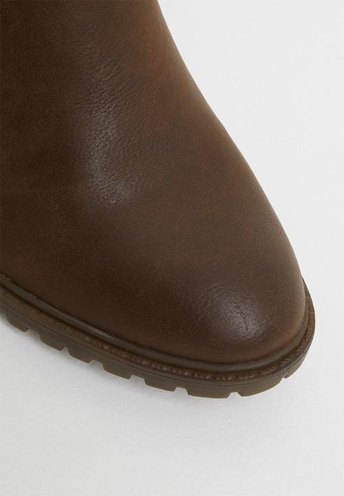 Miss Black - Omega ankle boot - chocolate