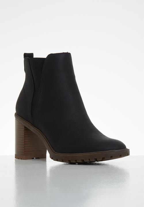 Miss Black - Omega ankle boot - black