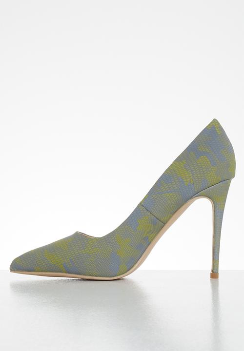 Miss Black - Camo court - yellow