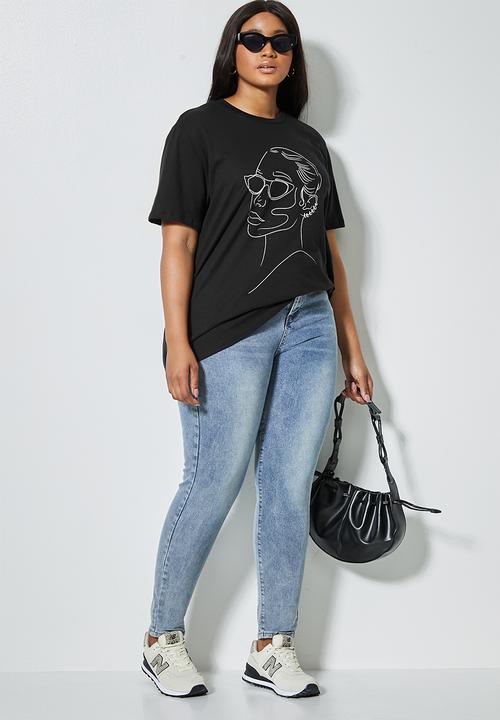 Superbalist - Cat eye shades print slogan tee - black