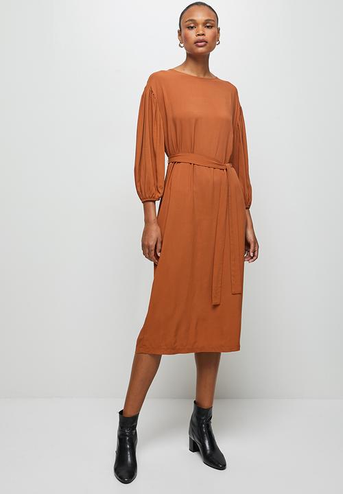 edit - Balloon sleeve belted column dress - brown