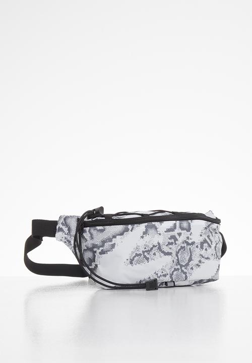 PUMA - At womens waist bag - white