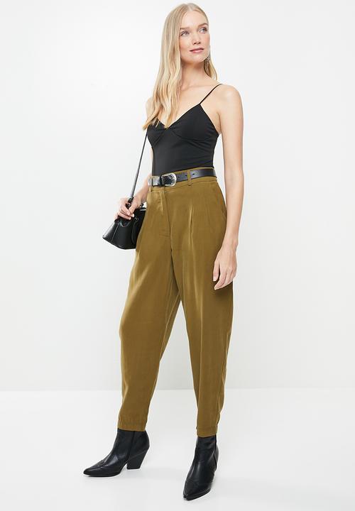 STYLE REPUBLIC - Padded cami - black
