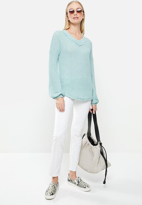 STYLE REPUBLIC - V-neck long sleeve top - sage