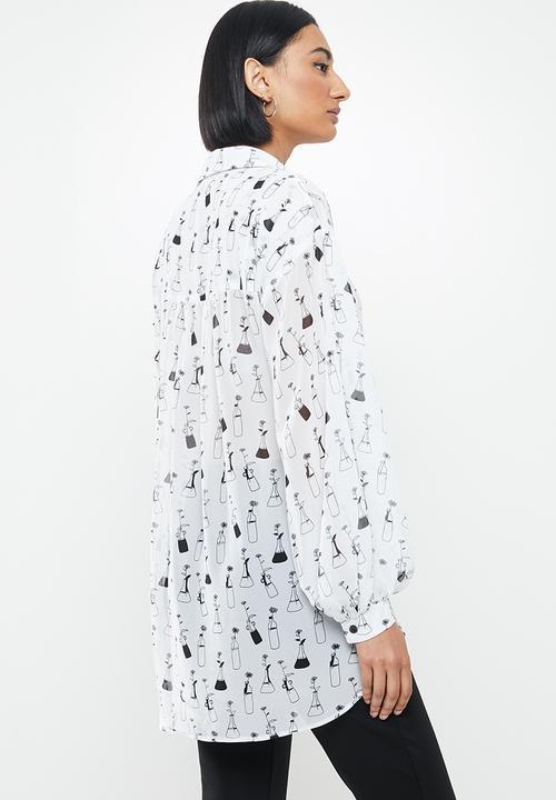 Me&B - Vase print essential shirt - white