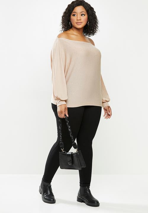 Blake - Slashoff shoulder soft touch top - beige 