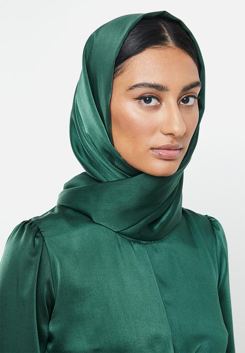 MILLA - Satin wrap front maxi dress & headscarf - green 