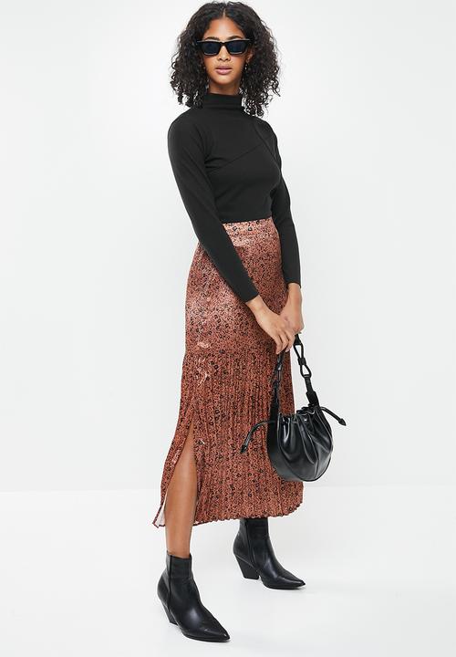 STYLE REPUBLIC - Mock neck long sleeve knit top - black