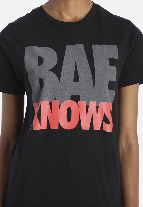 Reason - Bae Knows Tee