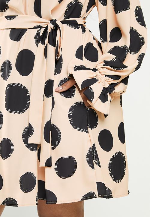 Me&B - Plus pleated neck swing dress - beige & black