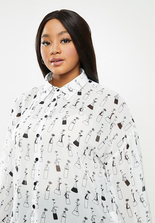 Me&B - Plus vase print essential shirt - white